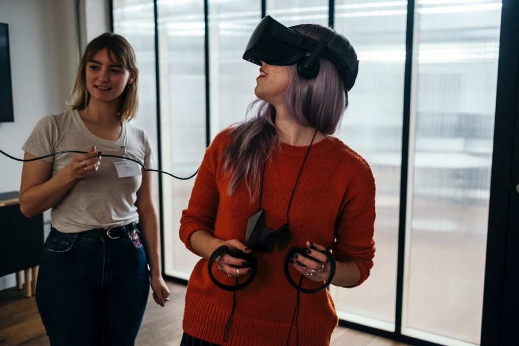 VR-Technologie – kurzlebiger Hype für Tech-Geeks oder vielversprechende Zukunft für den breiten Markt?